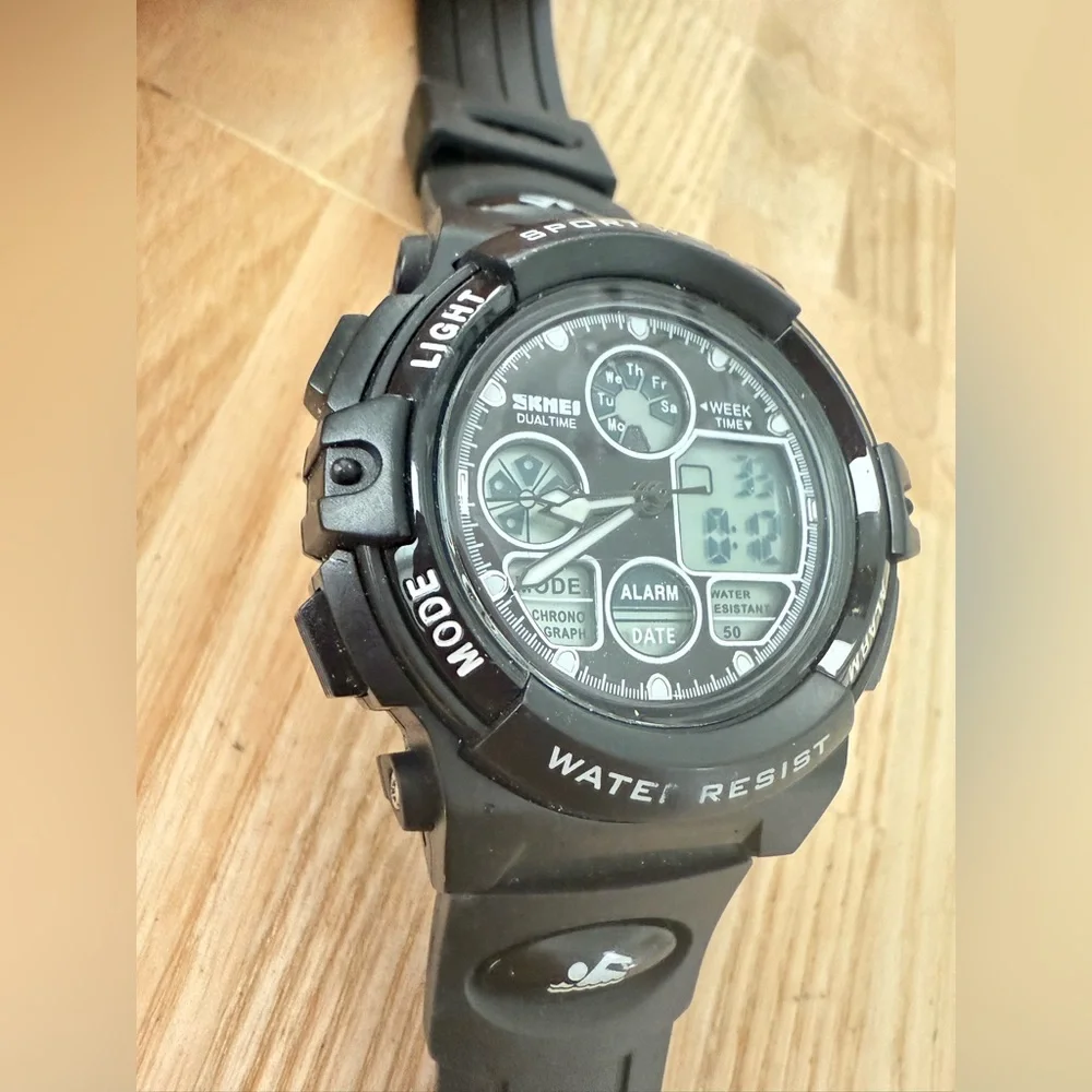 Skmei mens digital black sport dual time watch NEW BATTERY